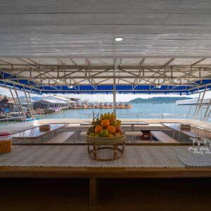 MV Sawasdee Fasai dining area